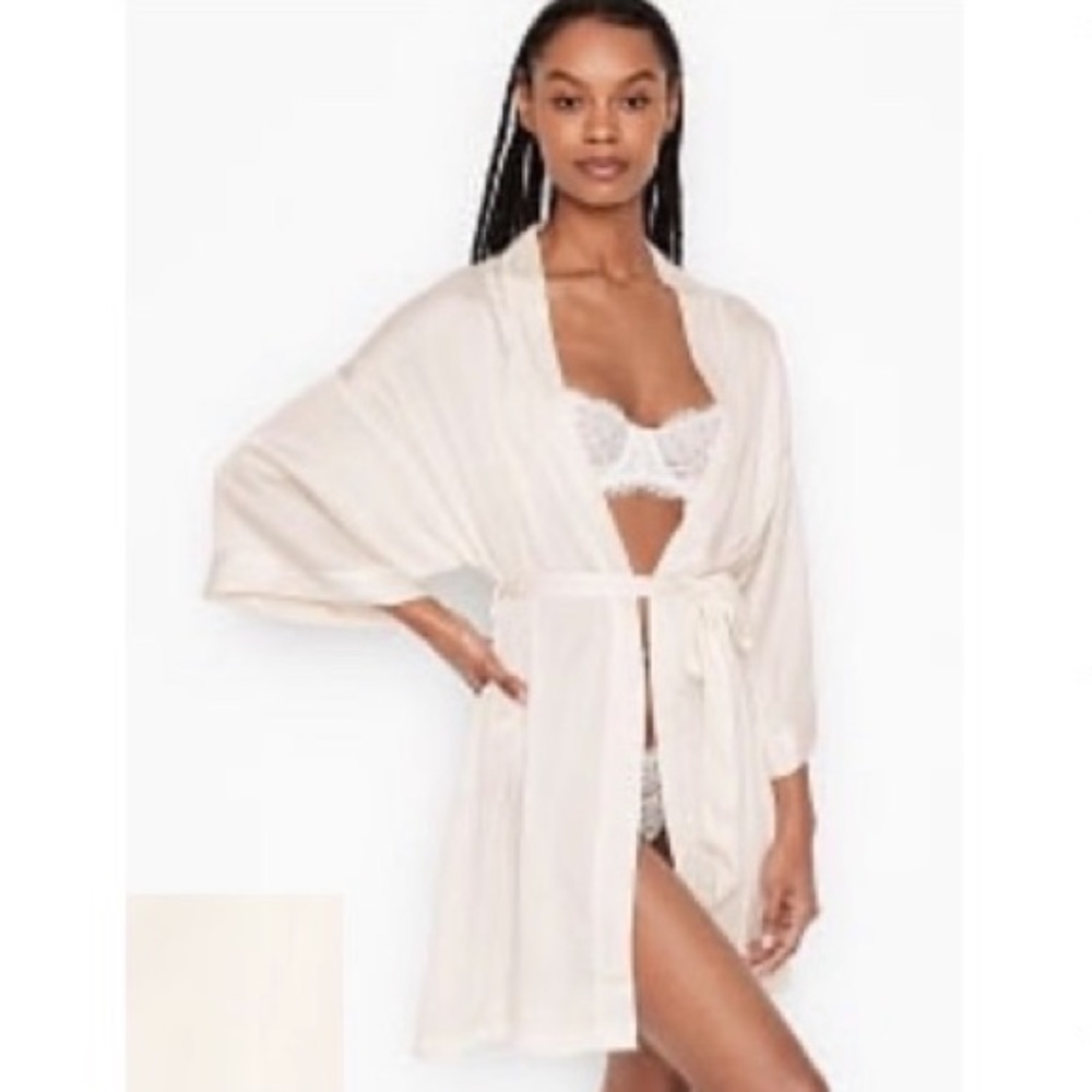 NWT Victoria’s Secret Bridal Satin Robe “M/L”